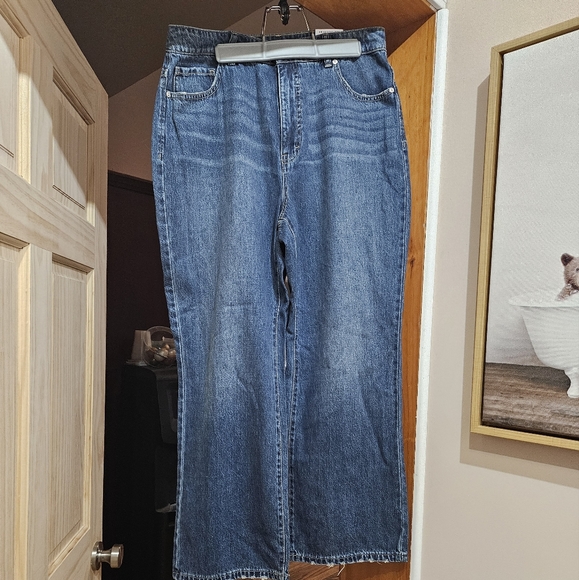 NWT style and co high rise slouchy crop size 10 - Picture 4 of 5